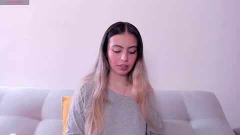 Snapshot of fernanda_aaa chatting on 06-26-26, 02:43 fernanda online show from 06-26-26, 02:43