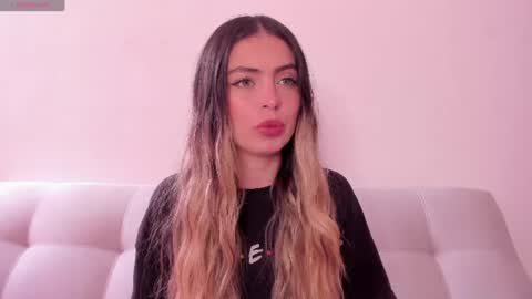 Snapshot of fernanda_aaa chatting on 07-17-26, 04:01 fernanda online show from 07-17-26, 04:01