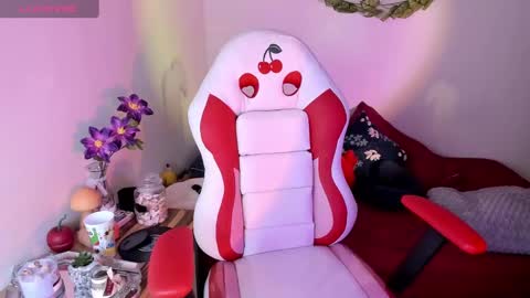 Snapshot of fernanda_indie chatting on 02-28-25, 11:12 F E R N A N D A online show from 02-28-25, 11:12