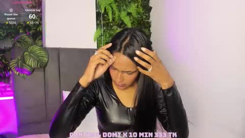 fernanda_liie_ online show from 10-29-25, 12:40