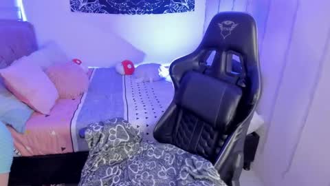 Fernanda Diaz online show from 02-04-25, 06:04