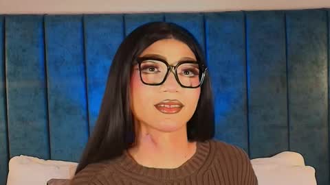 fernanda online show from 11-30-25, 03:43