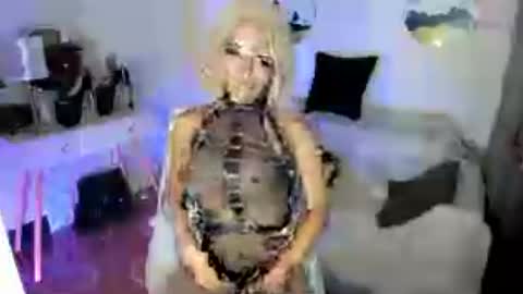 ferrocious_olive69 online show from 06-16-26, 02:58