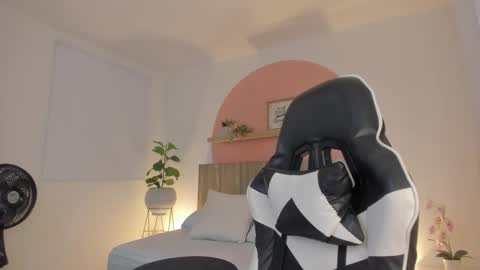 Fer  online show from 10-26-25, 03:01