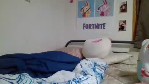 Snapshot of fetishfranzy69 chatting on 09-16-25, 12:11 gummybear101 online show from 09-16-25, 12:11