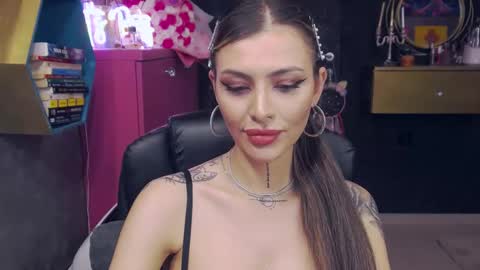 Snapshot of fetishsarah chatting on 03-03-25, 08:43 Sarah online show from 03-03-25, 08:43