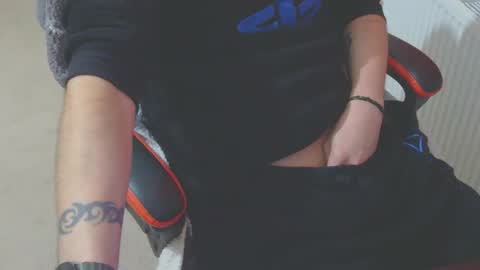 Snapshot of ffys2025 chatting on 09-25-25, 08:45 ffys2025 online show from 09-25-25, 08:45