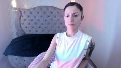 Snapshot of fieramadame chatting on 06-27-26, 11:59 online show from 06-27-26, 11:59