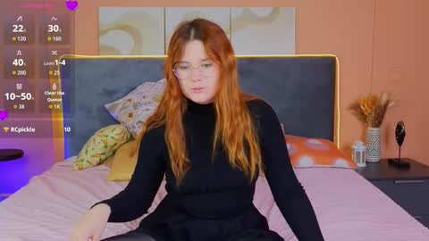 Snapshot of fiery_foxy chatting on 09-21-25, 04:03 Mabel online show from 09-21-25, 04:03