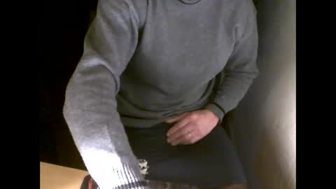 fifi010203 online show from 03-10-26, 06:40