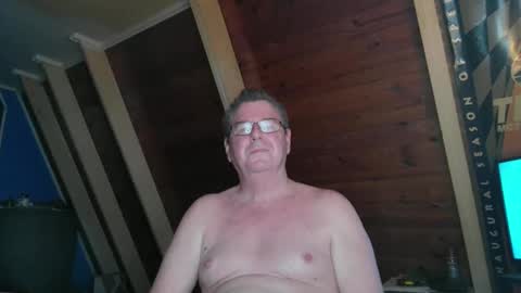 Snapshot of finderfiner chatting on 11-15-25, 08:00 finderfiner online show from 11-15-25, 08:00