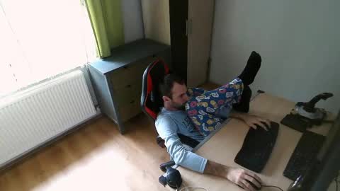 Jane and Findo online show from 04-24-26, 06:27