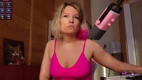 Snapshot of findom_lady_shine chatting on 06-25-26, 04:00 Lady online show from 06-25-26, 04:00