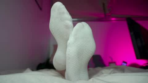 Snapshot of findomfeet_ chatting on 05-13-26, 11:44 Ashley online show from 05-13-26, 11:44