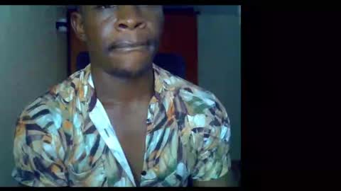 Snapshot of fineebony chatting on 05-26-26, 09:33 HOT AND SWEET online show from 05-26-26, 09:33