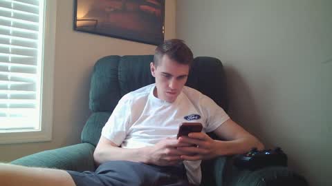 Snapshot of finnabun33 chatting on 05-01-26, 06:12 Jake I am Bicurious online show from 05-01-26, 06:12
