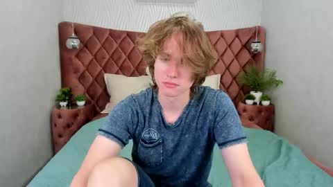 Snapshot of finnbev chatting on 06-08-26, 01:28 finnbev online show from 06-08-26, 01:28