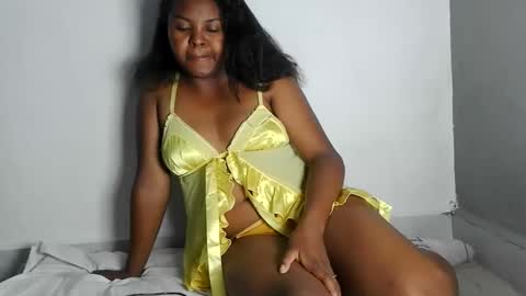 fiona_00 online show from 05-08-26, 05:51