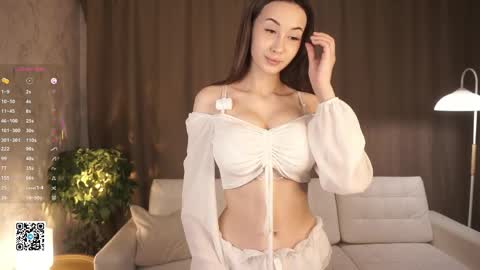 Snapshot of fionawhynot chatting on 05-04-26, 05:58 Emily online show from 05-04-26, 05:58