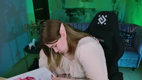 fiora online show from 02-06-25, 06:02