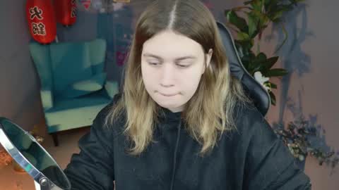 fiora online show from 02-15-25, 05:30