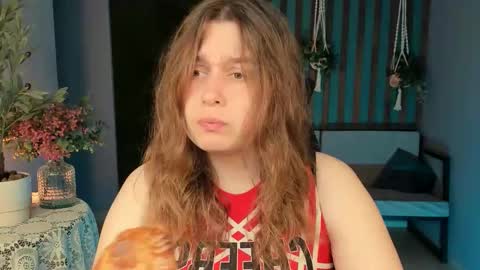 fiora online show from 09-29-25, 05:23