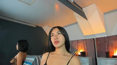 Snapshot of fiorelaa_ chatting on 05-21-26, 12:23 Fiorela online show from 05-21-26, 12:23
