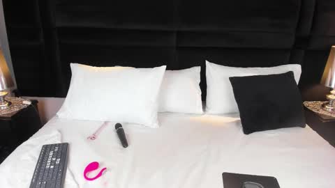 Fiorela online show from 03-27-26, 04:40