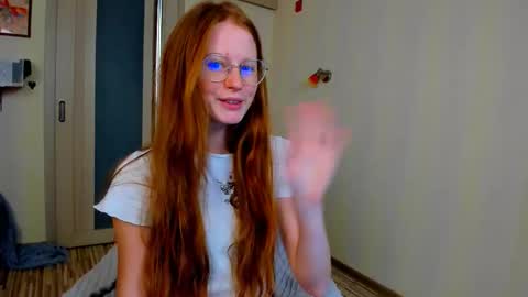 Snapshot of fire_luna chatting on 09-30-25, 06:18 fire_luna online show from 09-30-25, 06:18