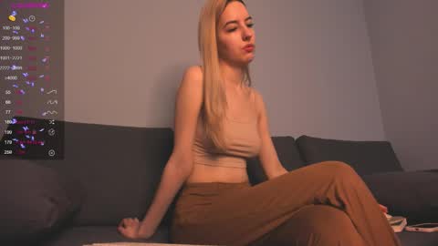 Snapshot of fire_moth chatting on 10-25-25, 03:58 Bellatrix online show from 10-25-25, 03:58