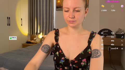 Liss  online show from 12-25-24, 04:44