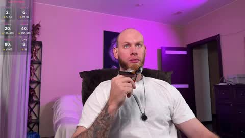 Alex online show from 04-11-26, 01:37