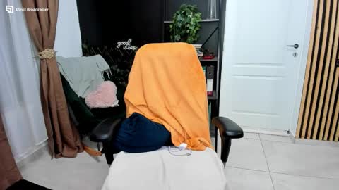 Snapshot of fireflowers_ chatting on 02-18-26, 10:39 Kallisy online show from 02-18-26, 10:39