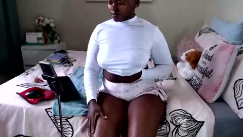 Snapshot of fitblair66_ chatting on 07-12-26, 01:35 fitblair66_ online show from 07-12-26, 01:35