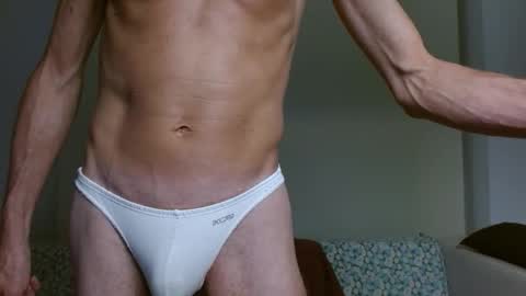 Snapshot of fithotguy90 chatting on 09-20-25, 10:44 Luis online show from 09-20-25, 10:44