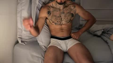 Snapshot of fitjacques chatting on 05-15-26, 02:18 fitjacques online show from 05-15-26, 02:18