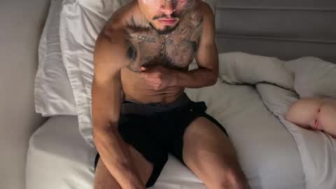 Snapshot of fitjacques chatting on 05-18-26, 03:02 fitjacques online show from 05-18-26, 03:02