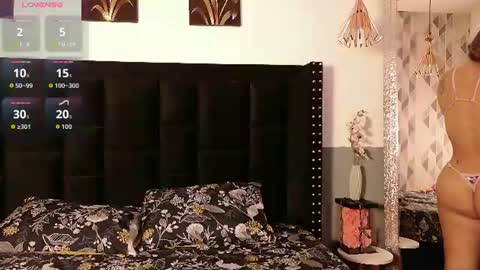Snapshot of fitmommy_curves chatting on 06-24-26, 12:59 GISELLE online show from 06-24-26, 12:59