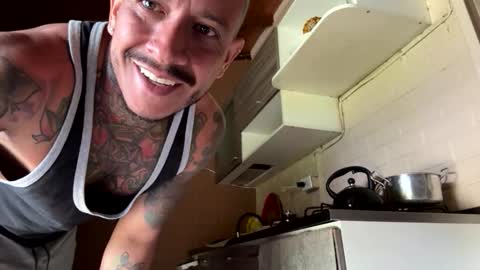 Elias Valencia online show from 05-25-26, 12:44