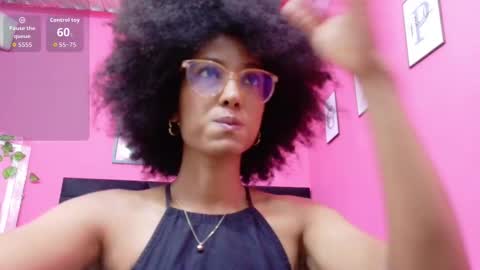 Snapshot of fitsexxyebony chatting on 02-19-26, 08:05 Violetta online show from 02-19-26, 08:05