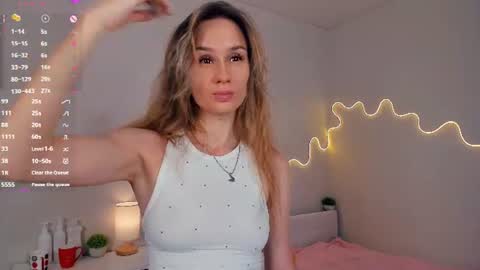 Snapshot of fizana chatting on 06-10-26, 01:28 Kira online show from 06-10-26, 01:28