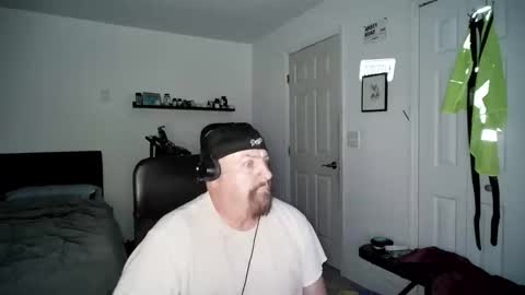Florida guy online show from 12-31-24, 05:33
