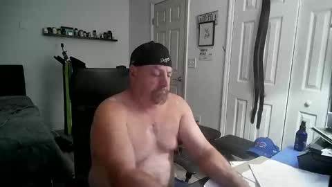 Florida guy online show from 09-28-25, 05:02