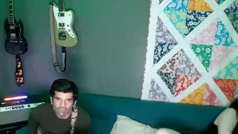 Flannel Dong online show from 11-22-25, 06:12