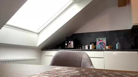 flashi1990 online show from 12-02-25, 02:45