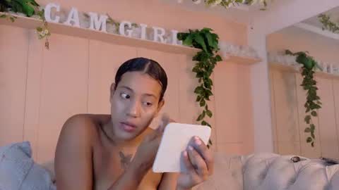 Snapshot of flavia_cruz chatting on 06-30-26, 12:17 Flavia online show from 06-30-26, 12:17