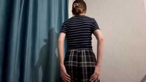 Snapshot of fleshpoetry chatting on 02-28-26, 01:28 Emma online show from 02-28-26, 01:28