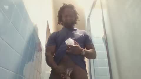 Snapshot of flex331586 chatting on 12-31-24, 09:39 loverboi online show from 12-31-24, 09:39