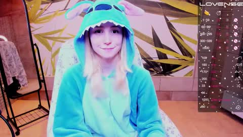 FlexiMona online show from 10-26-25, 09:37