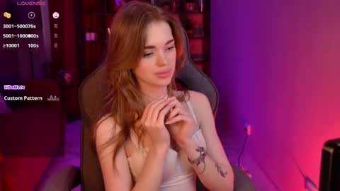 Snapshot of flexyfoxy chatting on 04-28-26, 03:17 Flexyfoxy online show from 04-28-26, 03:17